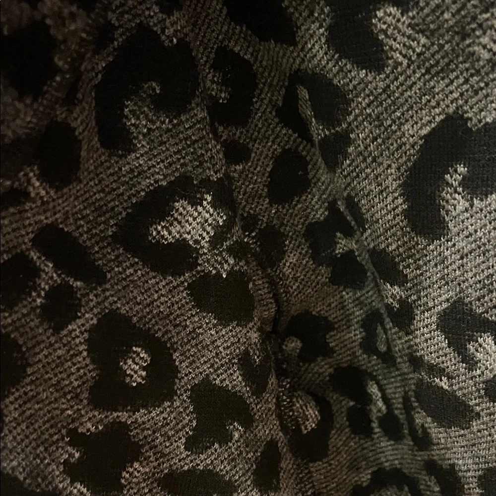 Madewell Leopard Print Cardigan Texture and Thread - Picture 3 of 10